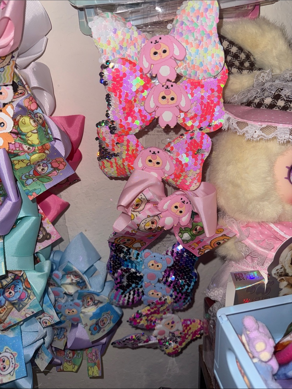 Baby Three Clip on Hairbows - Picture 2 of 3